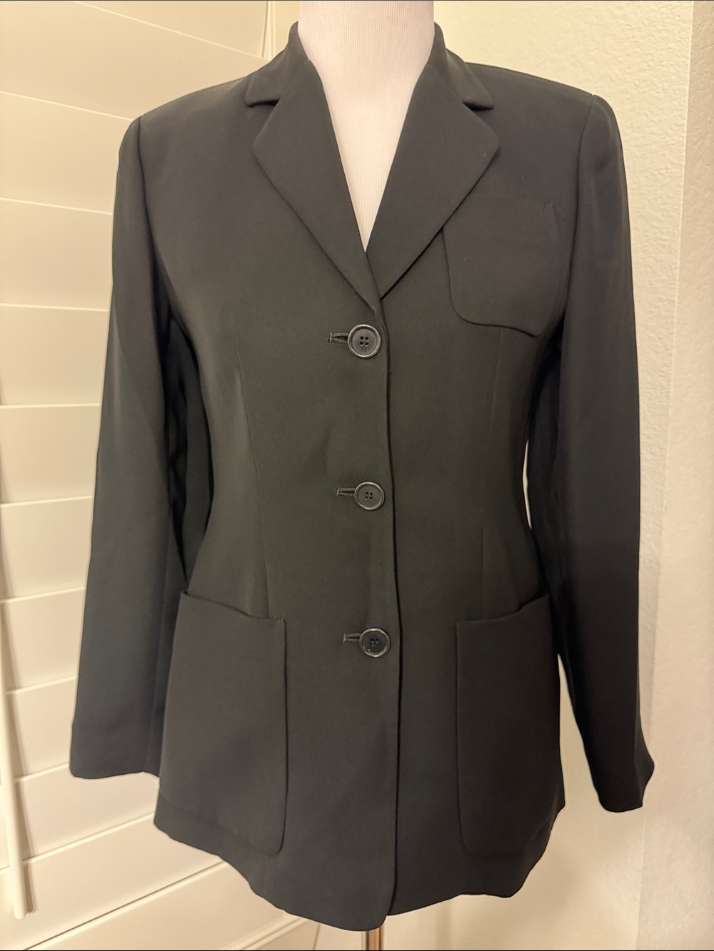 Ann Taylor Black Notch-Lapel Single-Breasted Blazer